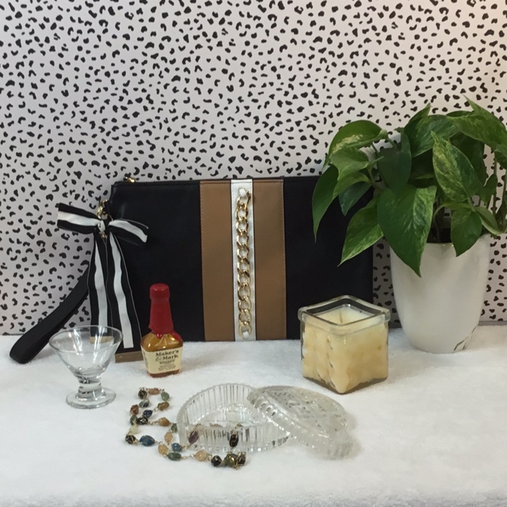 👛👗🍹”NINE WEST WRISTLET CLUTCH BAG”🍹👗👛